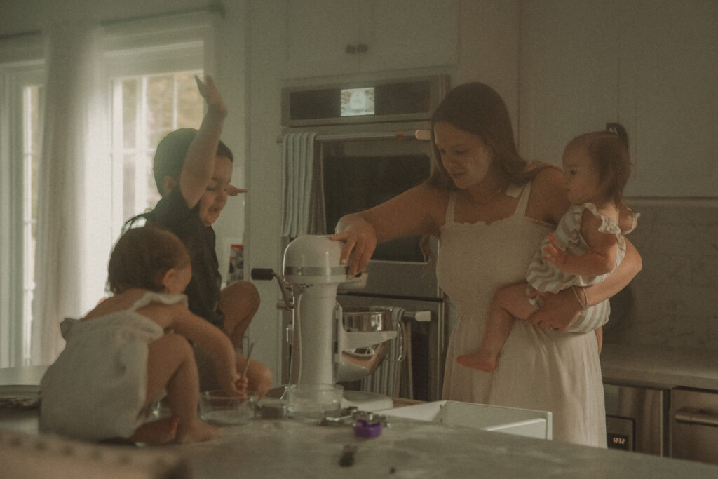 Connecticut Family & Nostalgic Motherhood Photographer